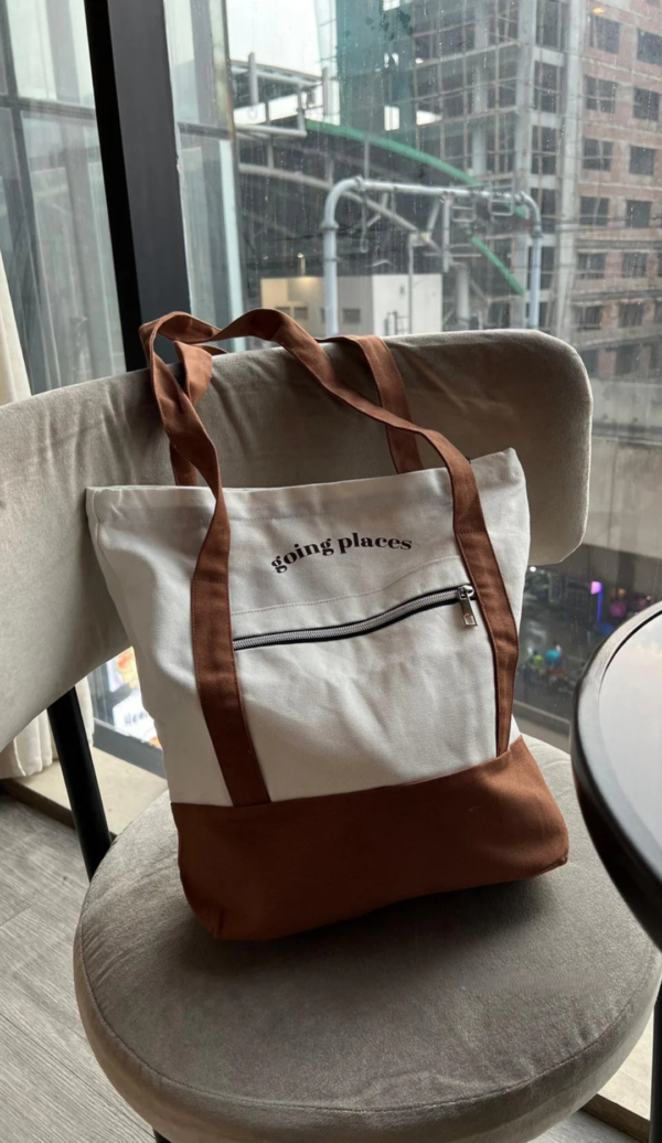 The Nomad Tote – For those always on the move.